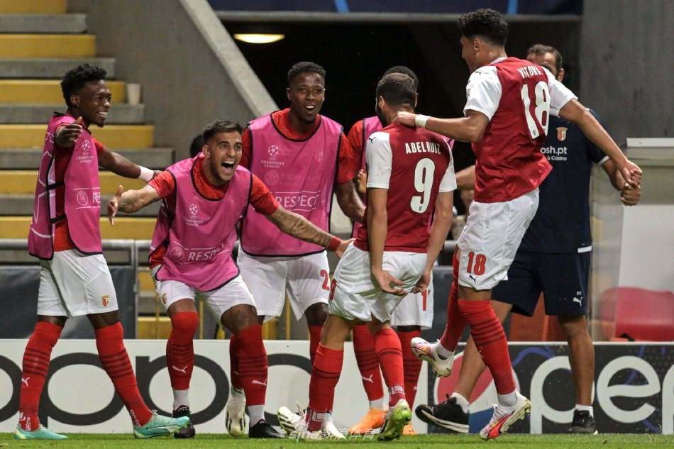 在其官方社 在其官方社