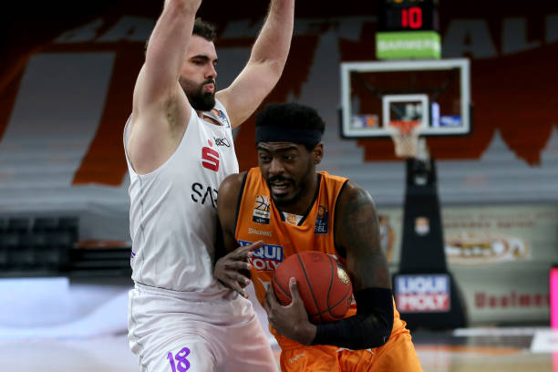 更多观众的 更多观众的