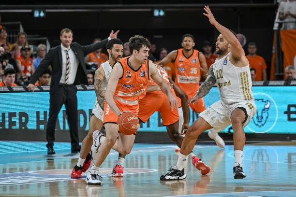 也显示了巴 也显示了巴